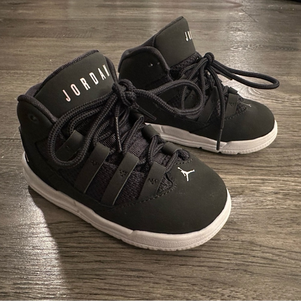 Kids Jordan Max Aura (TD) size 7c anthracite/pink foam - black